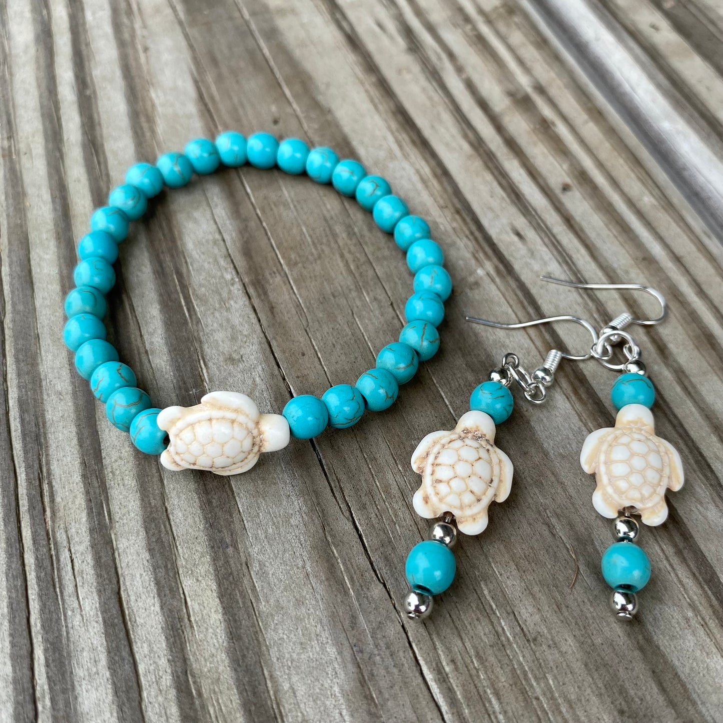 Bracelet and earring set